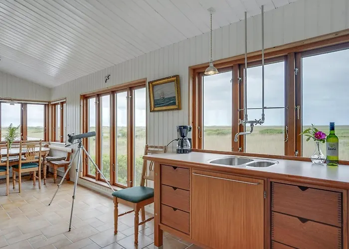 Sybilla - 700m From The Sea By Interhome Lakolk